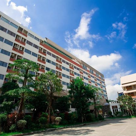 Jolly Suites & Spa Thapra Banguecoque Exterior foto