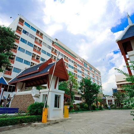 Jolly Suites & Spa Thapra Banguecoque Exterior foto