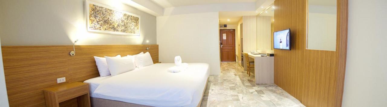 Jolly Suites & Spa Thapra Banguecoque Exterior foto