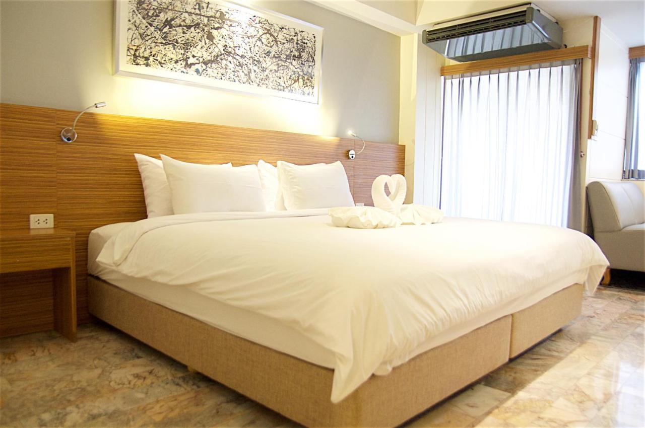 Jolly Suites & Spa Thapra Banguecoque Exterior foto